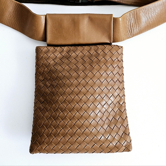 Bottega Veneta Brown Woven Belt Bag - Picture 3 of 12